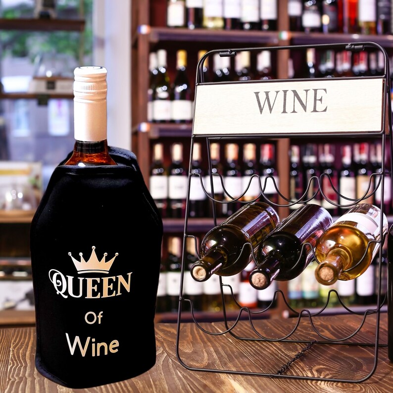 VWA Rhinestone Wine & Champagne Cooler Sleeve – QUEEN OF WINE | Premium Glitter Insulated Wine Chiller